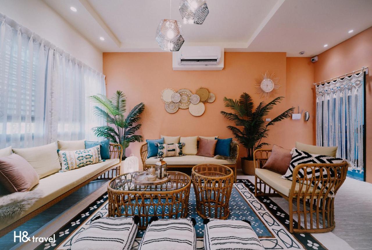 Tainan Sleepie Inn Exteriör bild